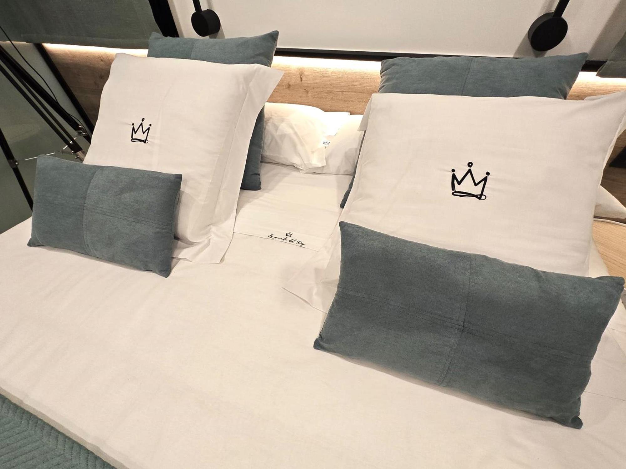 La Parada Del Rey - Luxury Suites Plasencia Ngoại thất bức ảnh