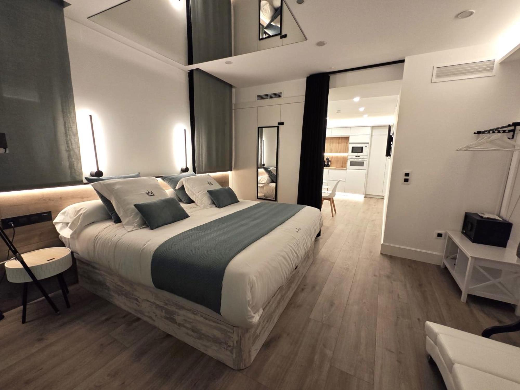 La Parada Del Rey - Luxury Suites Plasencia Ngoại thất bức ảnh
